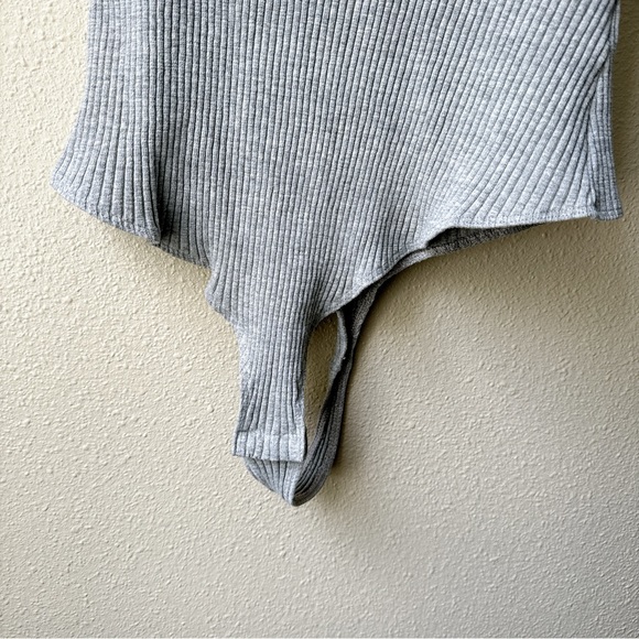 ๐ฉถ Gray Sweetheart Neckline Short Sleeve Bodysuit - XL - Picture 4 of 7